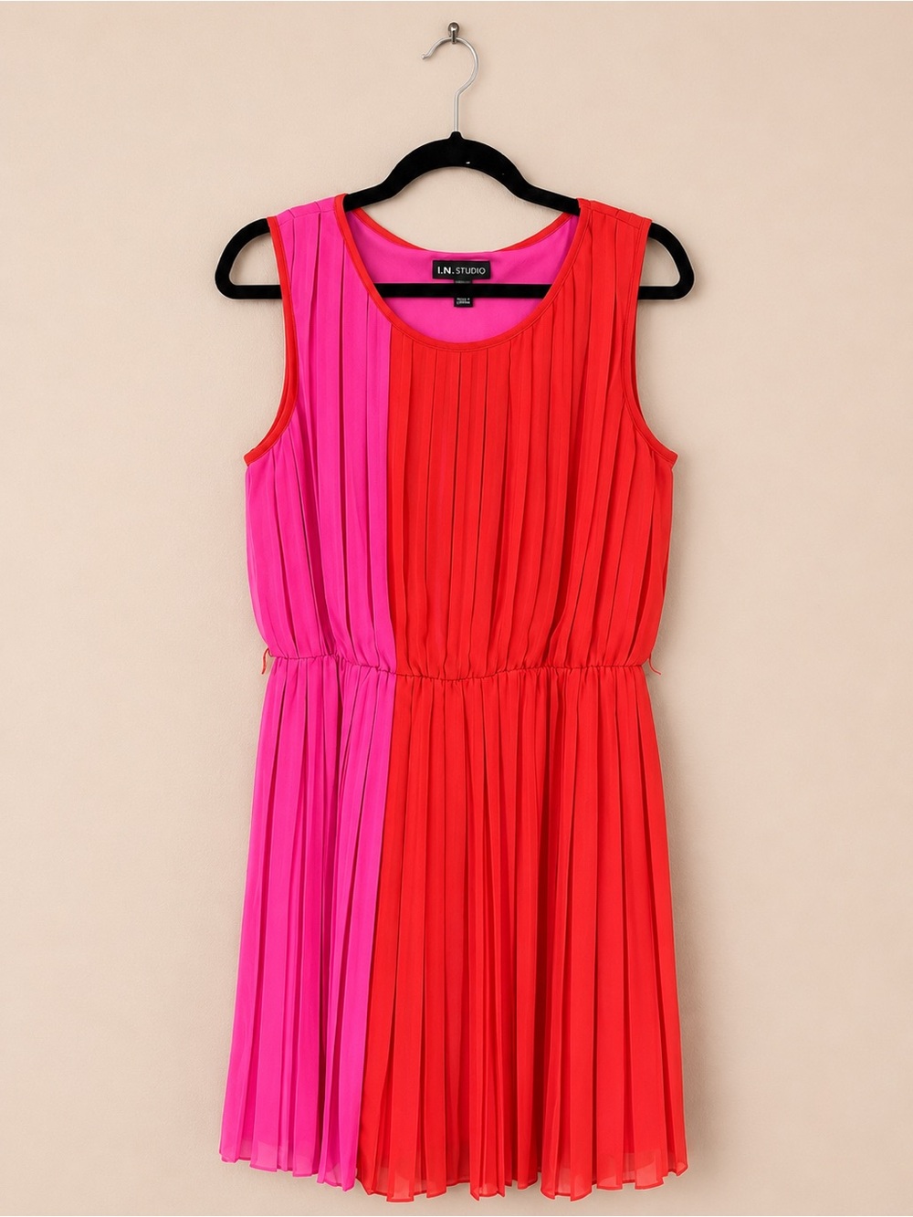 I.N. Studio Pink & Red Pleated Sleeveless Dress
